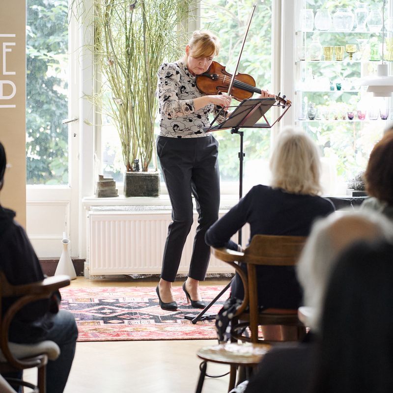 Muze-van-Zuid-2024-huisconcert-julija-hartig_c_Kenny-Nagelkerke_MUZ07014